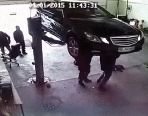 Lik je dovezao svoj Mercedes u automehaničarsku radionicu, evo što ga je dočekalo kad se vratio