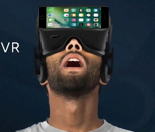 "U što točno ovaj čovjek gleda ako je ekran s vanjske strane VR naočala?"