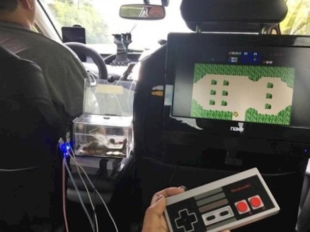 Ovaj Uber vozač ima namješten Nintendo na stražnjem sjedalu.
