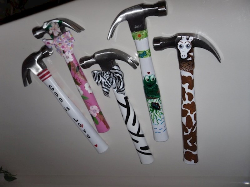 Kada kćerima daš da uljepšaju čekiće...