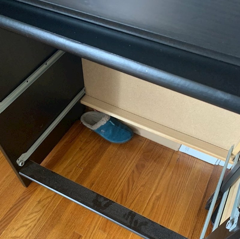 "Našla sam gdje je robotski usisavač sakrio moju papuču."