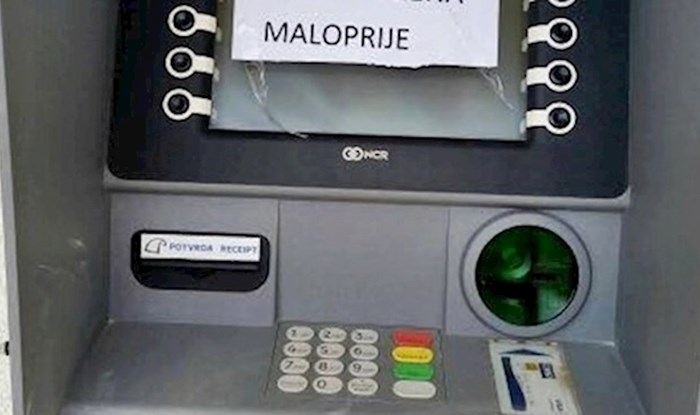 Htio je podići novac na bankomatu, a onda ga je na ekranu dočekala smiješna poruka