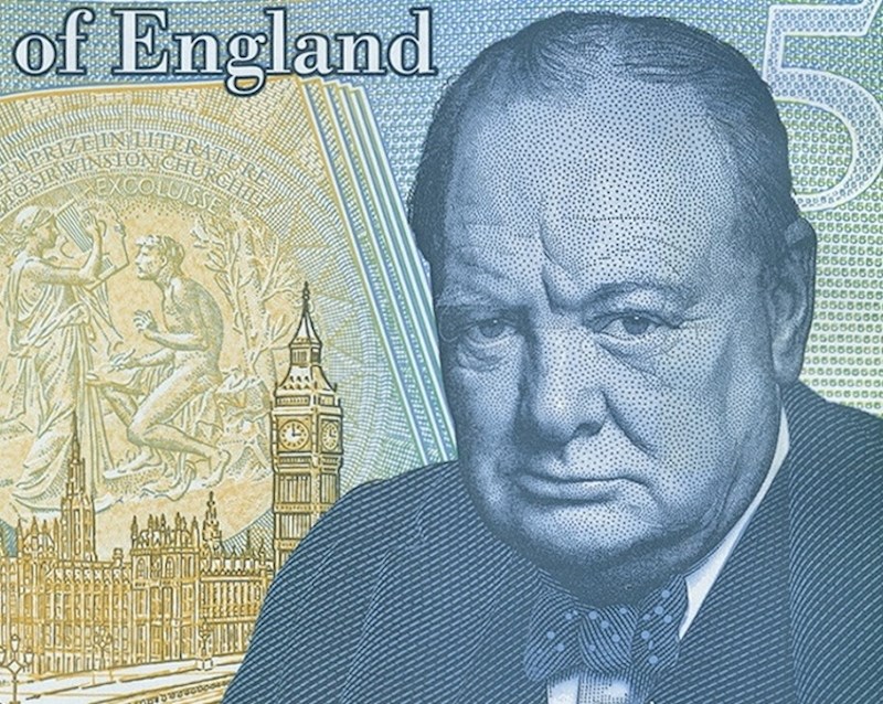 Postoji razlog zbog kojeg Winston Churchill izgleda ljut na novčanici od 5 funti. Fotograf mu je oduzeo cigarete prije slikanja.