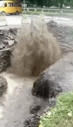 Svaki put kad budete nezadovoljni zbog svog posla, pogledajte ove radnike koji su morali ukloniti kvar