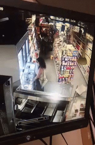 Kamera je snimila spretnog radnika kojemu je uspjelo nešto što ni Ronaldo ne bi tako lako ponovio