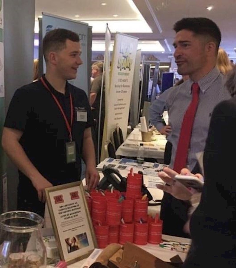 Što mu se dogodilo s rukom?