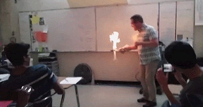 Kako bi nastavu učinio zanimljivijom, profesor je izveo pokus i pred razredom zapalio učiniocu