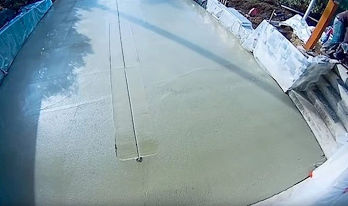 VIDEO Izbetonirali su prilaz garaži, a onda se dogodilo nešto zbog čega je vlasnik izgubio živce
