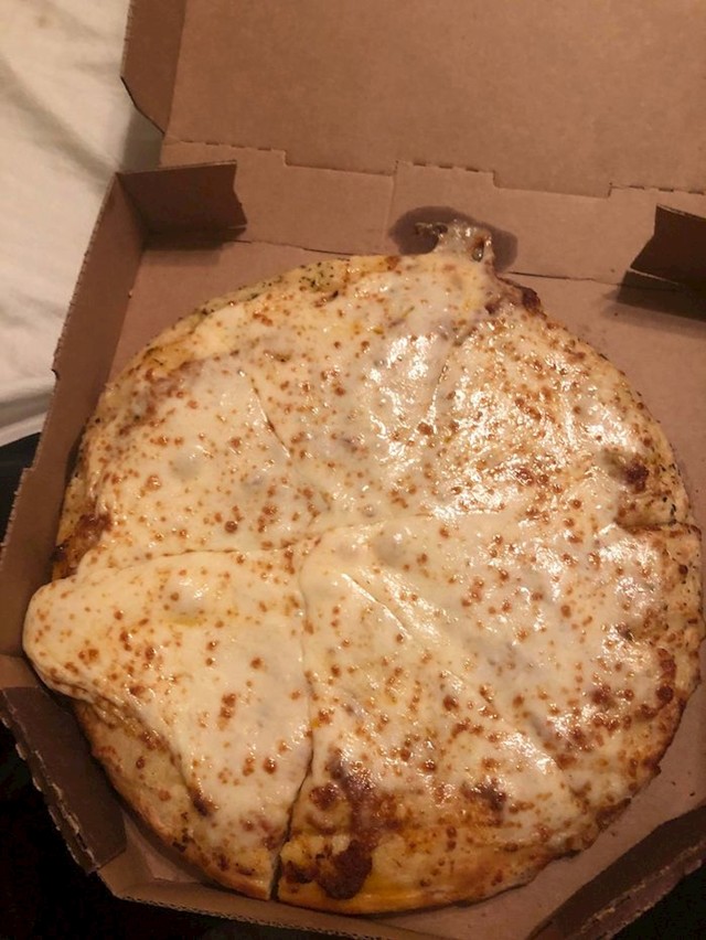 "Pizzeriji sam rekla da volim kad stave puno sira. Ostala sam oduševljena."