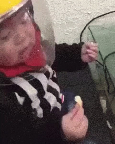 Bebač nikako nije mogao shvatiti zbog čega ne može jesti i to ga je razljutilo