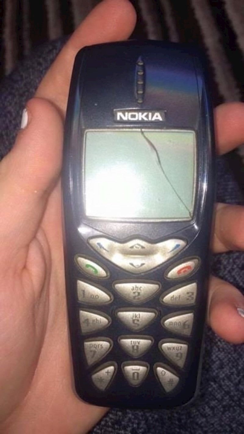 Netko je uspio razbiti Nokiju? Nemoguće, ovo je sigurno fotomontaža!