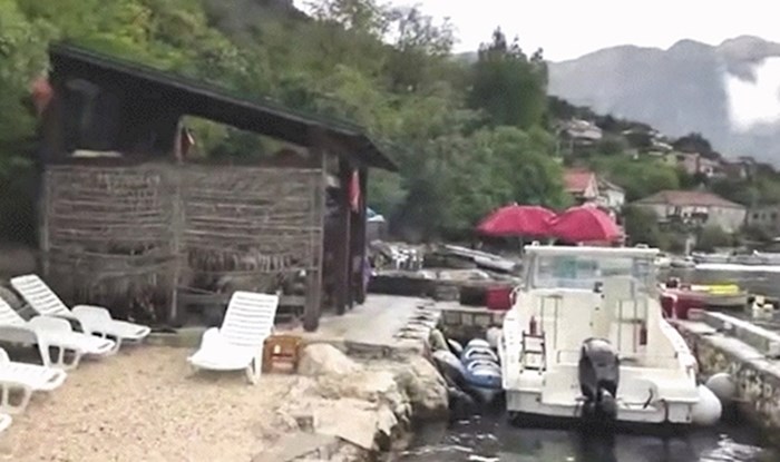 Je li ovo najgora plaža ikad? Pogled nije baš najbolji, ležaljke su nagurane, a pogledajte što je par metara danje