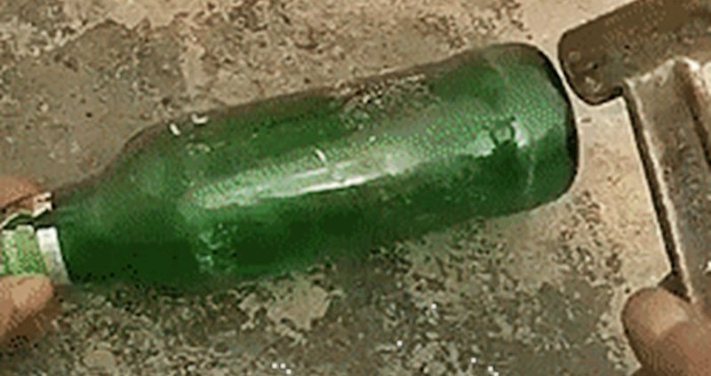 Lik je razbio bocu piva pa napravio nešto čime je oduševio ženu