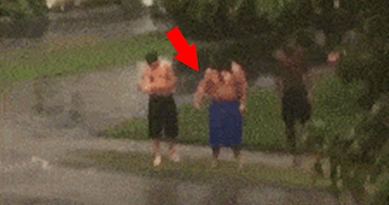 Čovjek je s prozora snimio što su neki čudaci vani radili dok je padala kiša