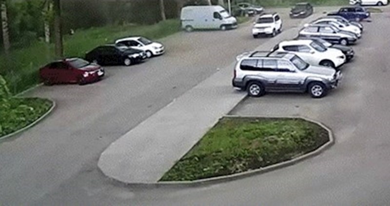 Pogledajte što se dogodi kad vozač parkira auto na krivom mjestu i krivo vrijeme