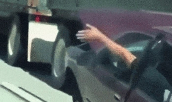 Vozač je na autocesti snimio najbizarniji prizor ikad, pogledajte što se nekome dogodilo