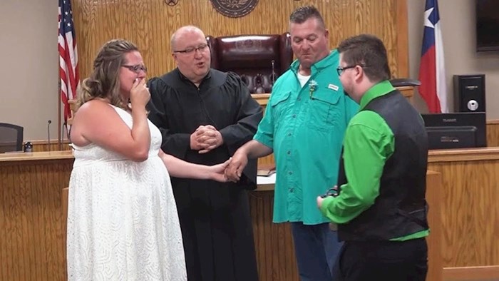 VIDEO Prekinula je sestrino vjenčanje kako bi napravila nešto zbog čega je mladenka zaplakala