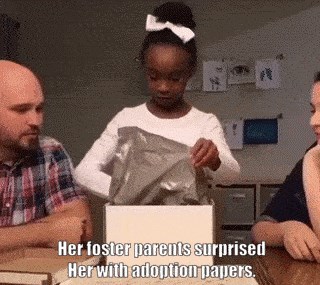 Udomitelji djevojčici poklonili najljepši mogući poklon, zaplakala je kad je pročitala što piše