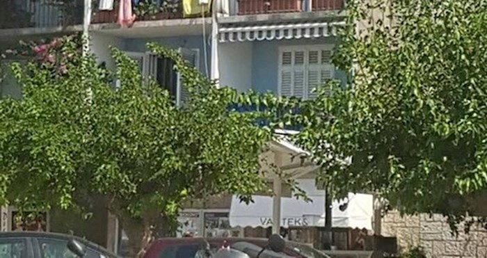 Ovi turisti su šokirali prolaznike, pogledajte kako su uživali u pogledu na more