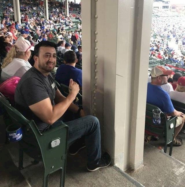 Nije imao sreće, dobio je jedno od najgorih mjesta na stadionu.