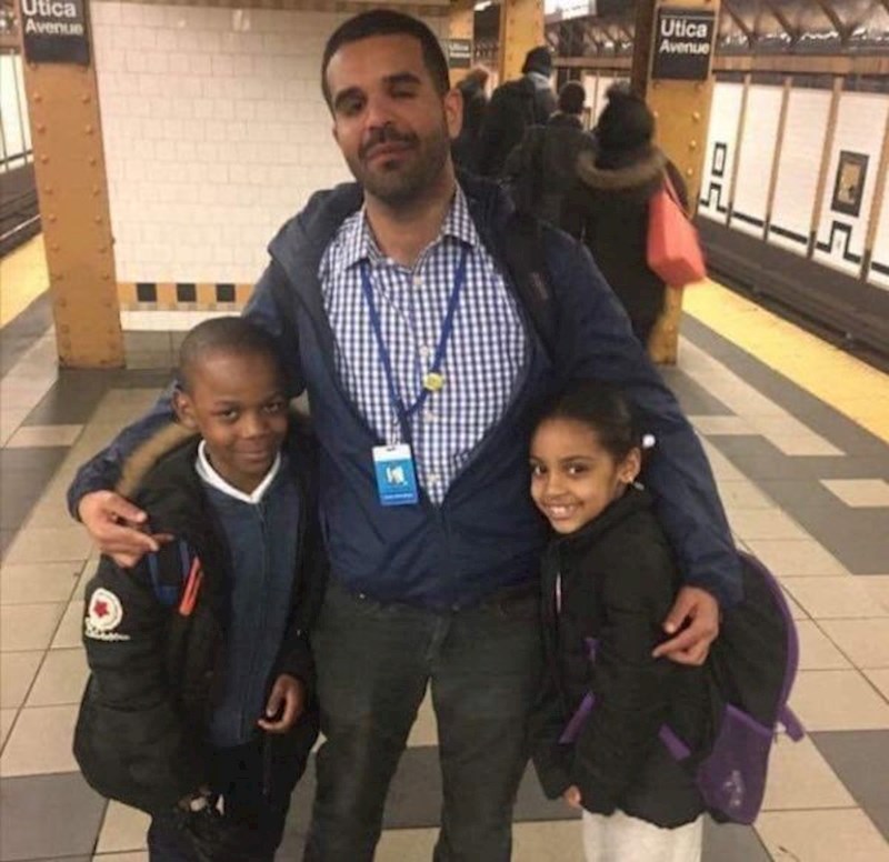 Lažni Drake s malim obožavateljima