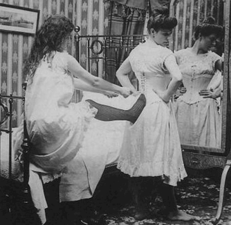 Vezanje korzeta, 1910.