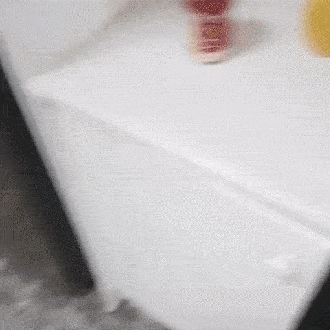 Duh mu se igrao s hrenovkom? Pogledajte što je lik snimio dok je pokušavao napraviti nešto za jesti