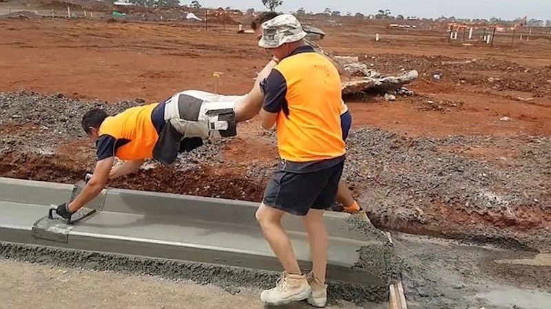 Kad strojevi počnu štrajkati, ljudi moraju preuzeti dio posla...