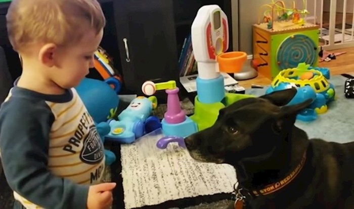 VIDEO Mama je snimila druženje djeteta i psa koje se pretvorilo u nešto sasvim drugo