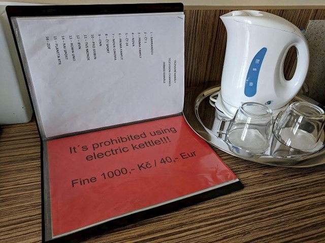 Ovaj hotel u Češkoj ima kuhalo za vodu i čaše u sobi, no morat ćete platiti kaznu ako ih budete koristili.