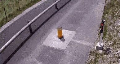 Vozač nije pričekao zeleno svjetlo pa mu je "pametni semafor" pokvario dan