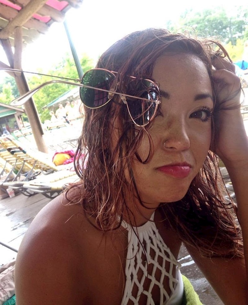 Kad se naočale zapetljaju u kosi...