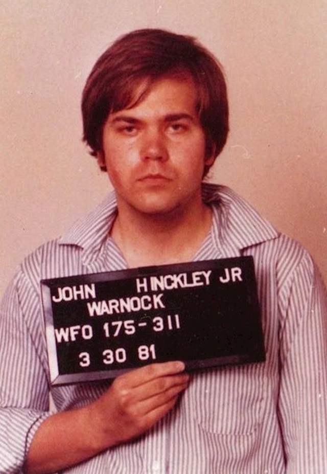 John Warnock Hinckley Jr je bio toliko opsjednut glumicom Jodie Foster da je pomislio da će njegov pokušaj atentata na predsjednika Reagana impresionirati njegovu najdražu glumicu.