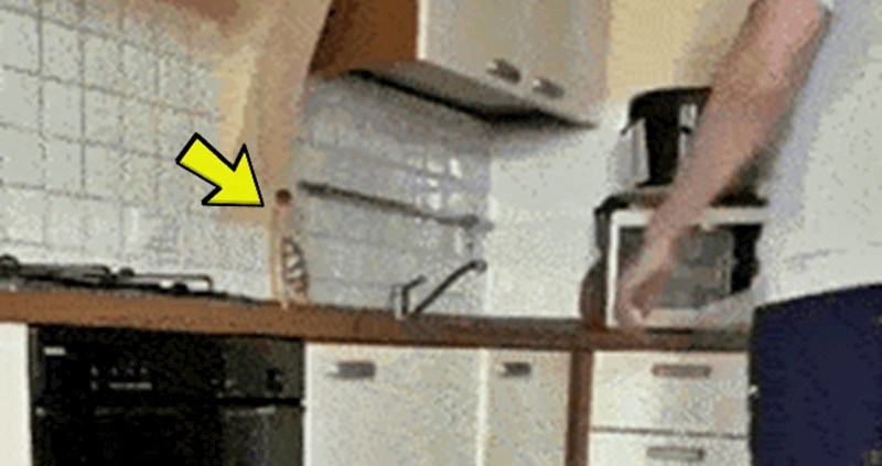 Lik je uzeo deterdžent za suđe i pokazao kako pomoću njega vježba kod kuće