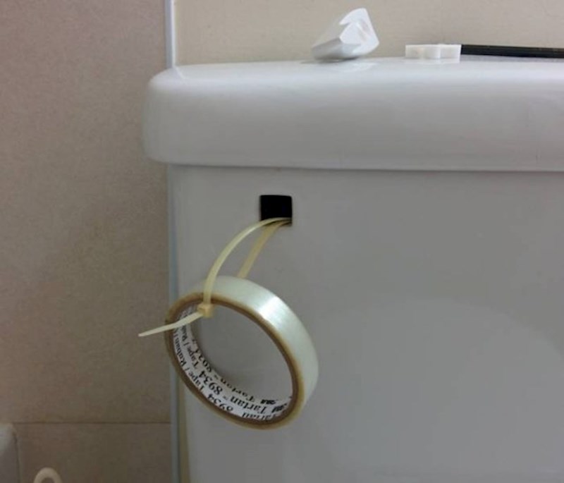 "Žena me zamolila da popravim vodokotlić. Ok, evo!"