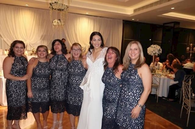#6 - Šest žena došla je na svadbu u istoj haljini (inače se ne poznaju međusobno).