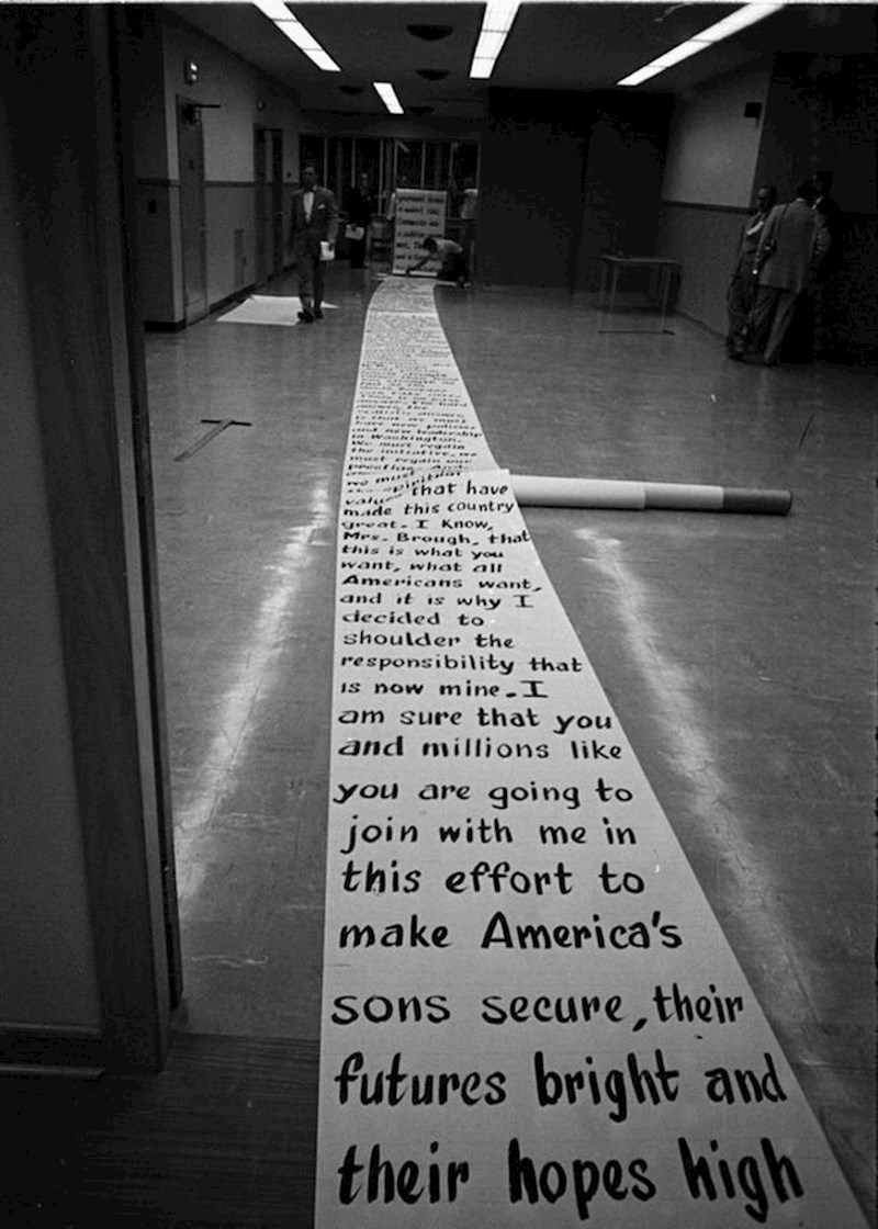 Kako su voditeljima pripremali tekst prije pojave modernih blesimetara...