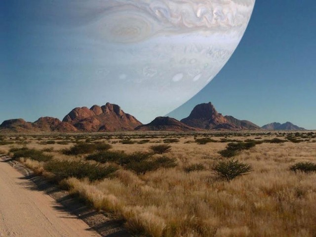 Ovako bi nam nebo izgledalo da se oko Zemlje umjesto Mjeseca okreće Jupiter.
