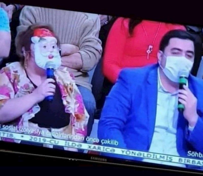 Božićna maska za zaštitu od koronavirusa