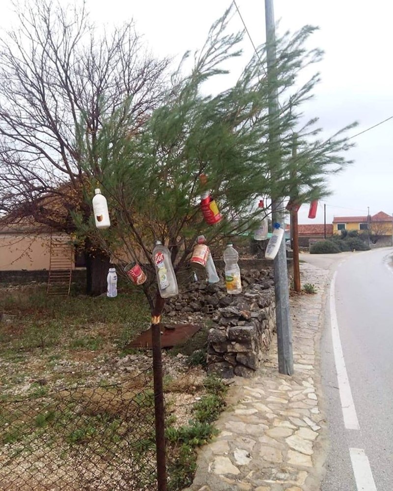 Pogledajte kako ga je netko ukrasio: