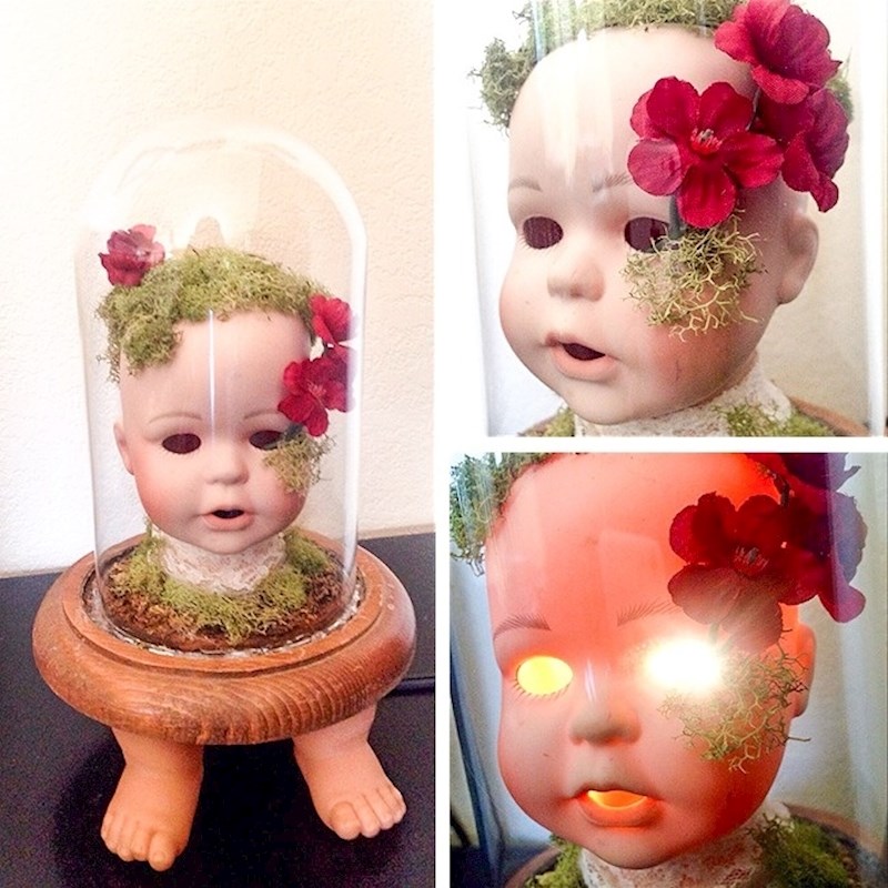 Ova ručno izrađena lampa izgleda jezivo.