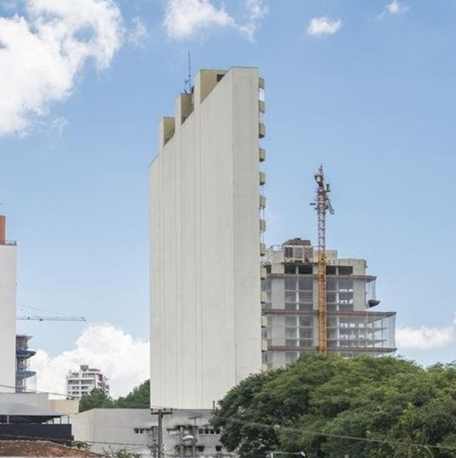 Tanka zgrada u brazilskoj Curitibi