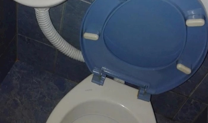 Gost je u kafiću išao na WC pa u njemu ugledao urnebesno 2u1 rješenje
