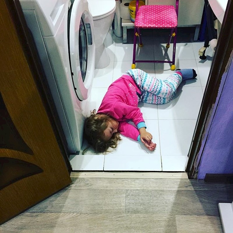 Mama je prije posla čekala kćerkicu da se spremi kako bi je odvezla u školu. Evo što ju je dočekalo kad je htjela provjeriti je li klinka spremna.