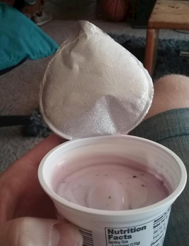 Onaj osjećaj kad otvoriš jogurt, a poklopac nije umazan...