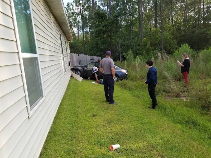 "Probudio sam se u 7 ujutro, auto nam se zabio u kuću, metar i pol od mog kreveta."