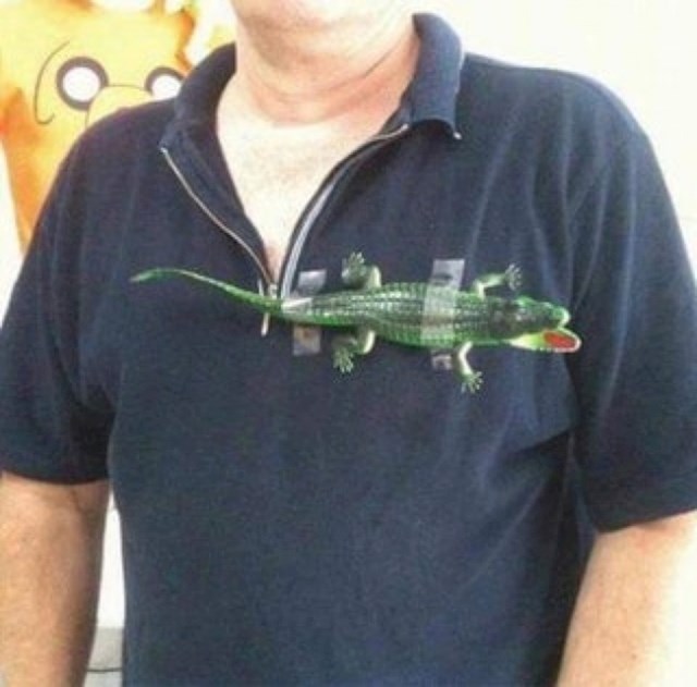 "Original Lacoste majica, majke mi!"