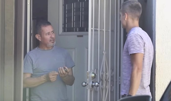 VIDEO Mladić je kucao ljudima na vrata, pitao ih jedno jedino pitanje i uljepšao im dan