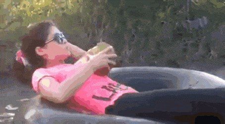 Htjela je snimiti video i pokazati kako uživa, a onda je naišao auto...