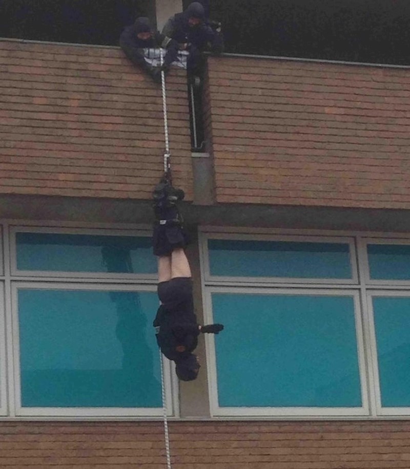 Ljudi su gledali kako francuska specijalna jedinica izvodi vježbe na zgradi, a onda se dogodilo ovo...